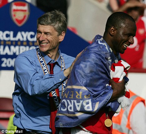 Arsene Wenger hé mở hậu trường chuyển nhượng