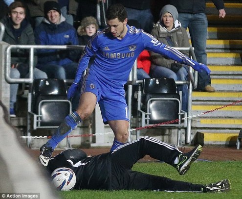 Hazard đối mặt án phạt nặng từ FA