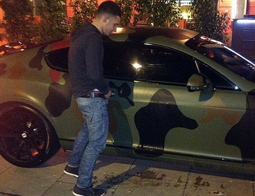 Fan M.U làm bậy lên xế độc của Balotelli