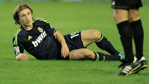 Tại sao M.U nên trở lại với thương vụ Modric?