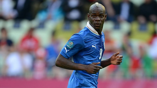Balotelli bốc đồng, cả tuyển Ý bị vạ lây