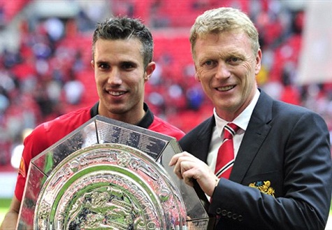 Van Persie không cứu được David Moyes hèn nhát