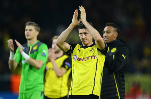 Thắng dễ Marseille, Dortmund trở lại đường đua
