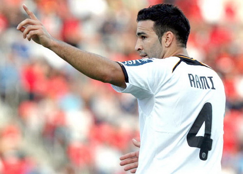 Milan chính thức mượn Rami: Balotelli của hàng thủ Milan?