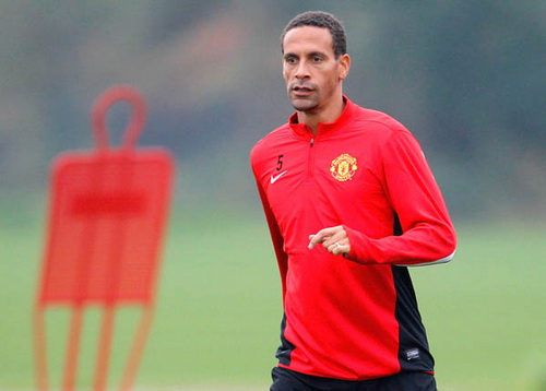 Hàng thủ Man United: Rio Ferdinand xứng đáng mất vị trí