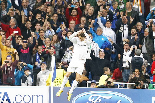 Ronaldo sẽ vượt mặt Messi?