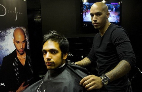 Chuyện về bác phó cạo cho Bale, Terry, Vidic và Walcott