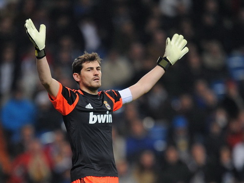 Casillas: Hãy gọi taxi và ra đi!