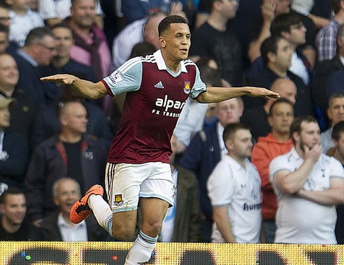 Điểm mặt ba bản hợp đồng khả thi có thể cứu vãn Man Utd