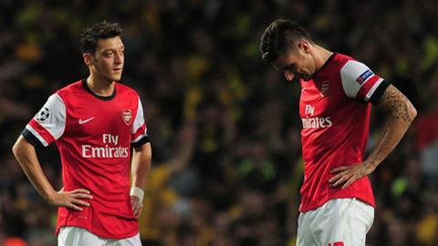 Arsenal xuất sắc, nhưng vẫn thua mùa trước