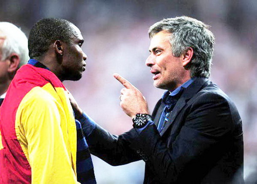 Samuel Eto’o lại ăn cắp trứng gà: Thầy nào, trò nấy