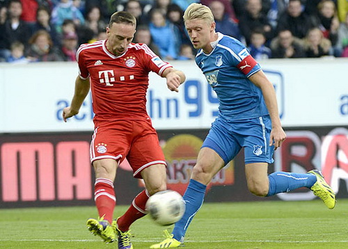 Bayern chật vật đánh bại Hoffenheim: Lại trên đôi cánh Ribery