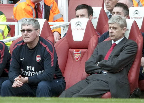 Cựu trợ lý của Arsene Wenger chống chọi với bệnh ung thư: Pat Rice, là số 2 nhưng bất tử