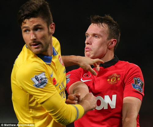 Phil Jones: Man Utd mạnh mẽ hơn nhờ lực lượng ... anti fan đông đảo