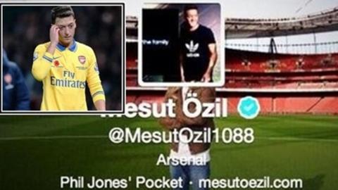 Bản tin Bongda24h chiều 12/11: Mesut Ozil bị fan Man Utd tấn công