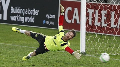 Ramos gây thất vọng khi trổ tài... bắt gôn