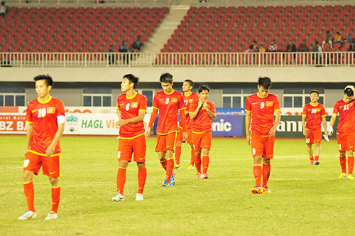 U23 VN tổn thất từ việc…chờ, chụp, chữa và cháy