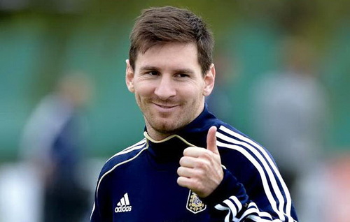 Fabregas gọi Messi là “con bò mộng”