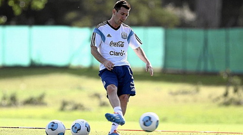 Vụ cha con Messi bị cáo buộc rửa tiền: Ai hủy hoại danh tiếng Messi?