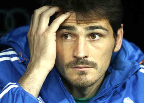 Ngồi dự bị, Casillas vẫn là Thánh