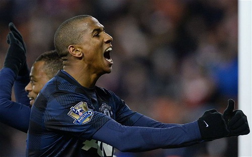 Ashley Young đâu chỉ giỏi ăn vạ!
