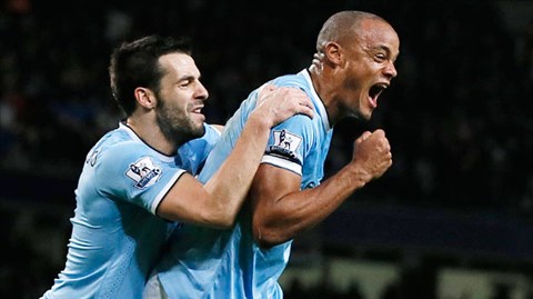 Kompany cảnh báo đồng đội: Cuộc đua vô địch Premier League còn dài