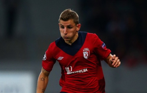 Em trai Sir Alex thúc giục M.U mua hậu vệ trẻ