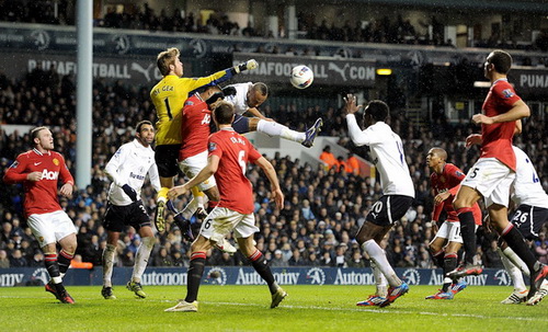 Chuyện M.U: Có nên trao niềm tin cho De Gea?