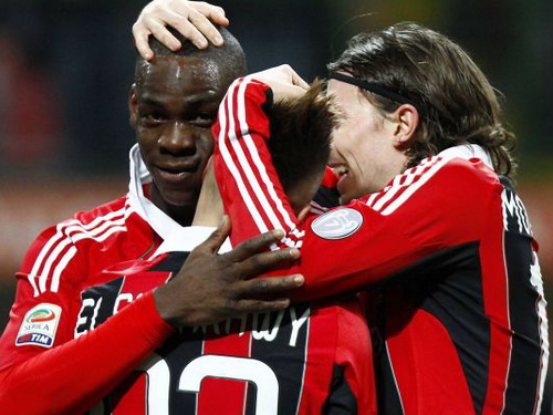 Có Balotelli và El Shaarawy, Milan vẫn muốn thêm tiền đạo