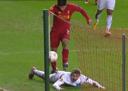 UEFA sẽ không điều tra Luis Suarez