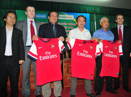 Tin chính thức: Arsenal sẽ mang đội 1 sang Việt Nam vào tháng 7 tới