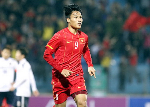 Tiền đạo Mạc Hồng Quân trước ngã rẽ cuộc đời