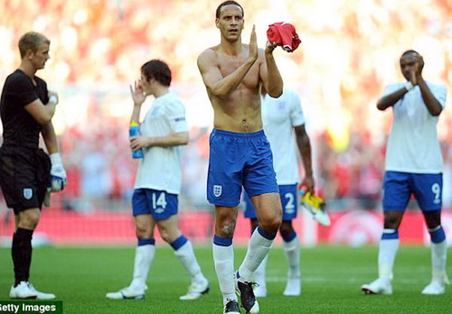 Căng thẳng vụ Rio Ferdinand: Roy có quyền gọi, Rio có quyền từ chối