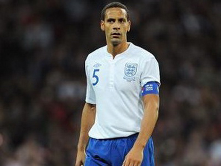 Mâu thuẫn với Roy Hodgson, Rio Ferdinand vẫn còn cơ hội lên tuyển