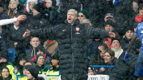 Arsene Wenger e ngại sức mạnh tiền bạc của Chelsea