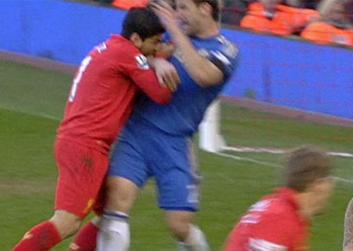 Vụ Suarez kinh động đến Thủ tướng Anh