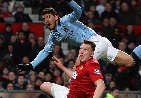 Các trạng thái cảm xúc thú vị trên gương mặt Quỷ trẻ Phil Jones