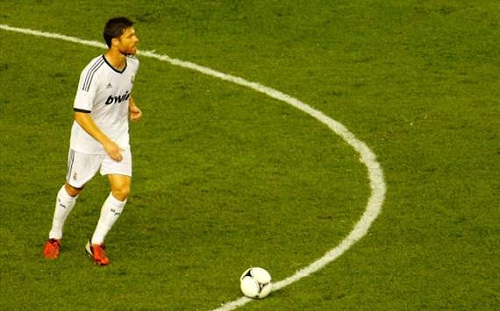 Xabi Alonso ca ngợi đồng đội hết lời