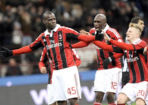 Milan-Catania: Milan lạc lối? Hãy để Balotelli dẫn đường