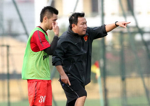 Chọn HLV cho ĐT Việt Nam: Một chiếc ghế, nhiều dấu hỏi