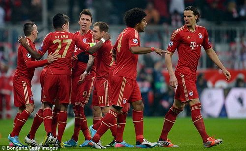 Muller dễ dàng ấn định tỷ số