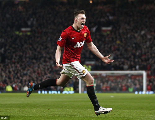 Man United mất Phil Jones trong khoảng 10 ngày