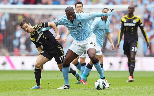 Hazard bực tức vì sự sợ hãi của Chelsea trước Man City