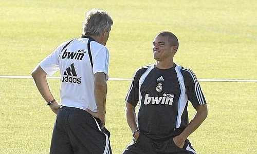 Pellegrini muốn tái ngộ Pepe tại Man City