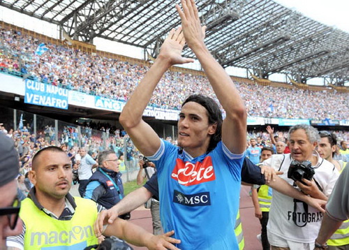 Napoli chia tay HLV Mazzarri và Cavani: Khi màn pháo hoa lụi tắt…