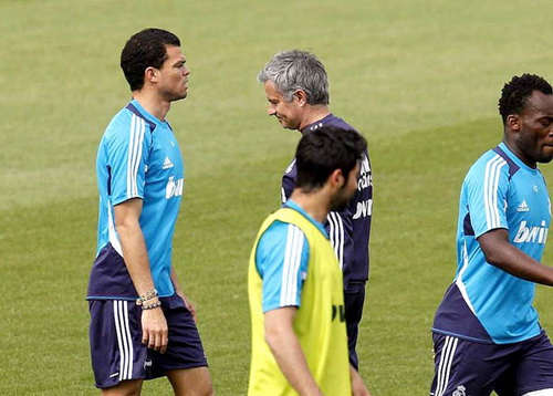 Hướng đến chung kết Cúp Nhà Vua: Mou phớt lờ Pepe và Di Maria?