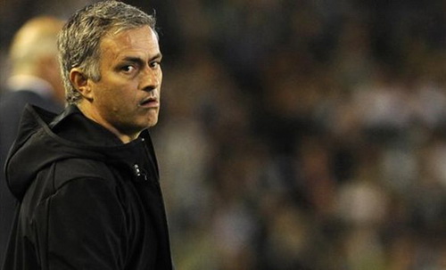 Jose Mourinho: Thiếu đoàn kết và bị tẩy chay
