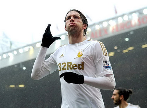 Wenger lên phương án B nếu chiêu mộ Suarez không thành