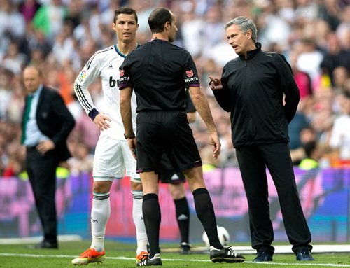 Tai tiếng ở Bernabeu: Nào, cùng kể tội Mourinho!