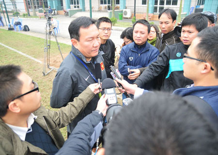 HLV Hoàng Văn Phúc không nhận được nhiều sự ủng hộ